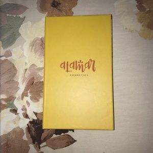 Alamar Cosmetics Reina Del Caribe eyeshadowpalette